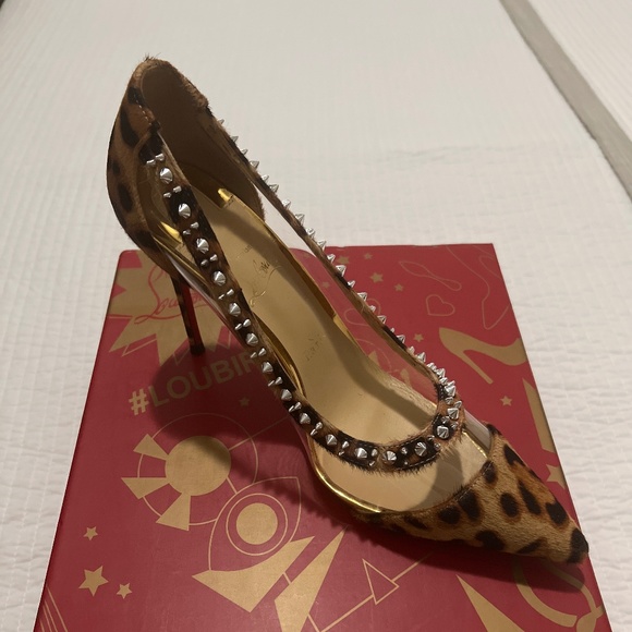 Shoes - Picture 1 of 7